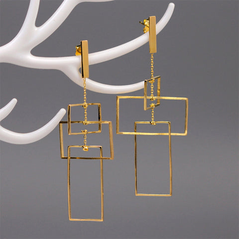 Three-dimensional square earrings